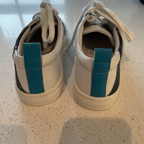 Seychelles x One Love Stand Out Sneaker Ladies Size 6 - BACK TO SCHOOL BASICS!! - Picture 3 of 6